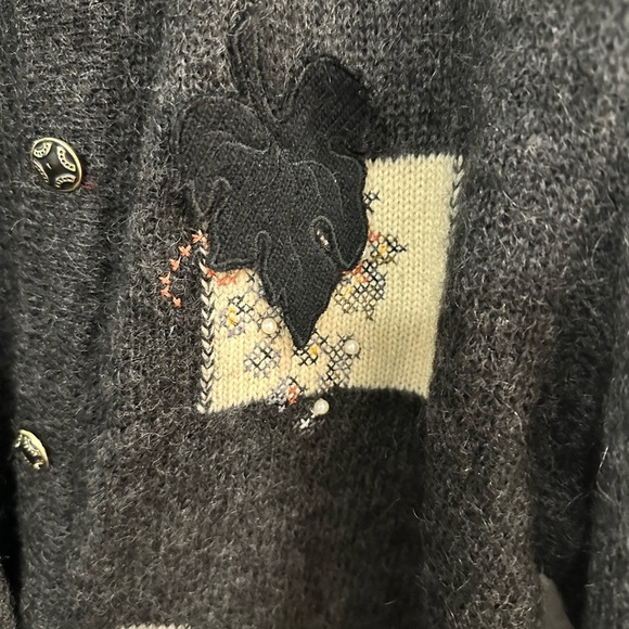 Basler Vintage Cardigan Sweater OOAK Sequin Leaf~embroideredDetails. Sz 36 (10) - Picture 4 of 6